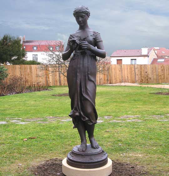 statuefleurdesalpes.jpg
